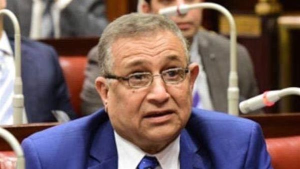 رئيس نادي مستشاري