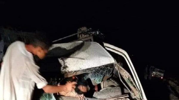 مصرع شخص وإصابة 9