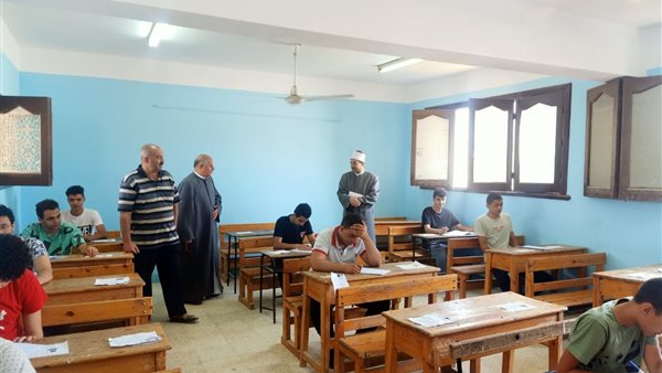 تفقد لجان الامتحانات