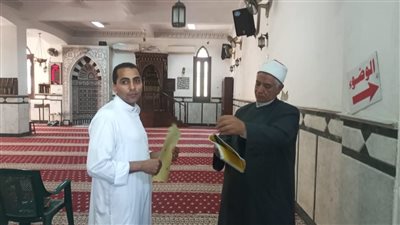 وكيل أوقاف الإسكندرية يتفقد عددًا من المساجد عقب صلاة جمعة اليوم