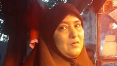 صاحبة أشهر عربة سندوتشات بالزيتون: بشتغل من 40 سنة وبعمل الرغيف بـ 10 جنيه | بث مباشر