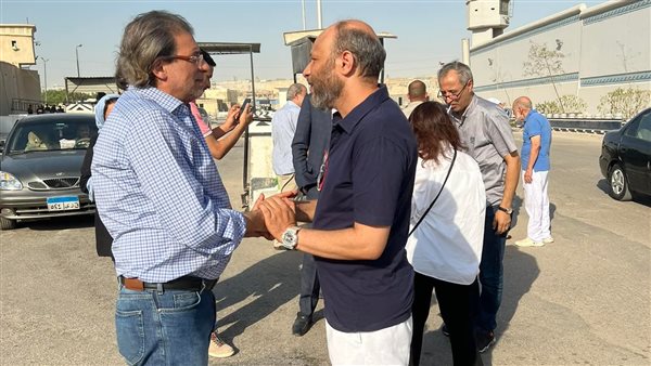 خالد يوسف خلال استقباله