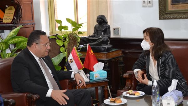 قنصل الصين تزور جامعة