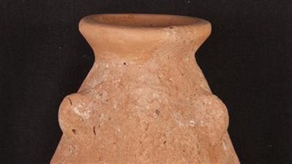 إناء بملامح الإله