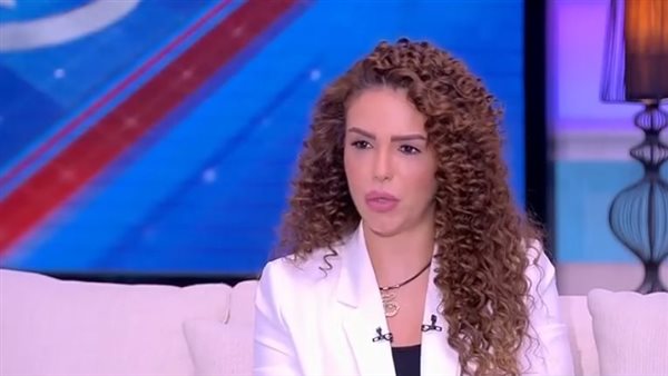 دنيا عبد العزيز 