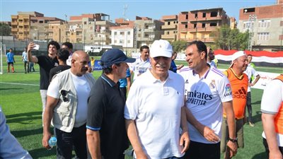 وزيرا الشباب والعدل ومحافظ القليوبية يشاركون في مباراة كرة قدم استعراضية