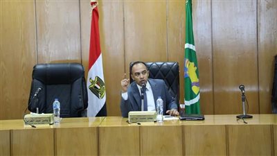 نائب محافظ المنيا يؤكد استمرار تنفيذ القرارات الصادرة للعقارات المخالفة