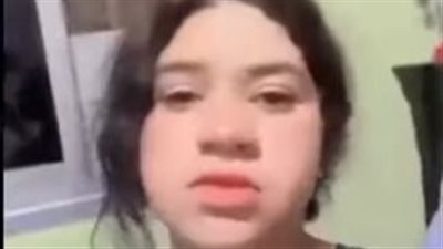 ابنة حسني عبد ربه تفتح النار على والدها: ضربني عشان طلبت منه 200 جنيه