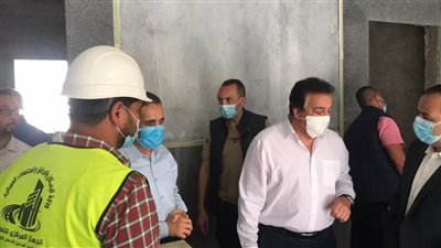 عبد الغفار يتفقد مستشفى زفتى العام وطب الأسرة خلال زيارته الميدانية بالغربية