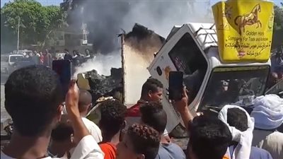 لحظة اشتغال وتفحم سيارة نقل شيبسي بأسيوط |فيديو 