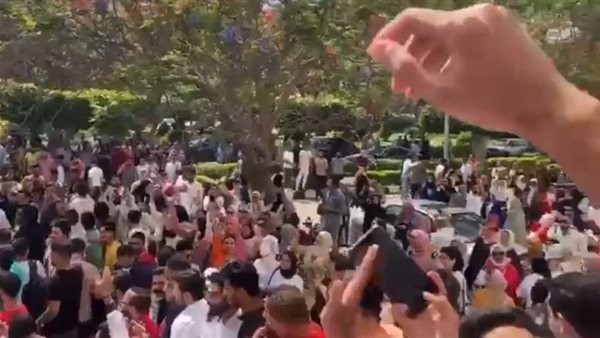 احتفال طلاب كلية