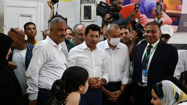 وزير الشباب ومحافظ