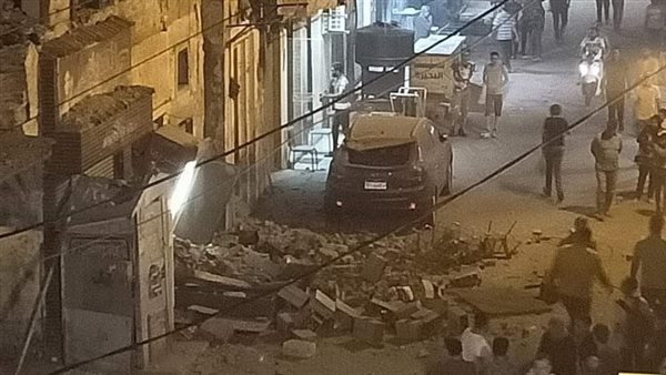 انهيار عقار بحي الجمرك