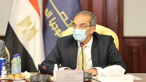 وزير الاتصالات وتكنولوجيا