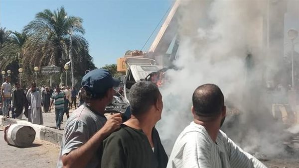 نشوب حريق بسيارة