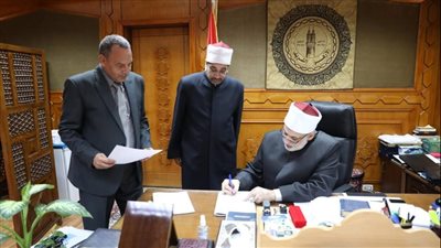 وكيل الأزهر يعتمد نتيجة الطلاب بالخارج