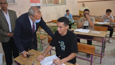 محافظ القليوبية يتفقد لجان امتحانات اليوم الأول للثانوية العامة بمدارس طوخ | فيديو 