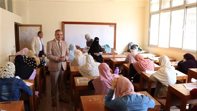 جامعة الأزهر توزع المياه الباردة بالامتحانات للتغلب على حرارة الطقس 