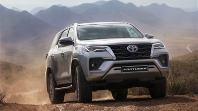 سعر ومواصفات تويوتا فورتشنر 2023 في السوق المصري