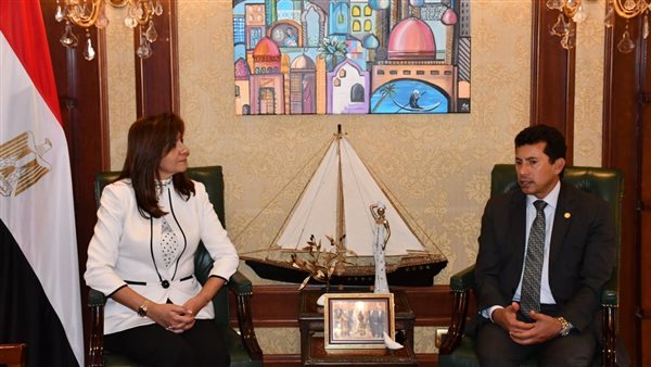 وزير الرياضة ووزيرة