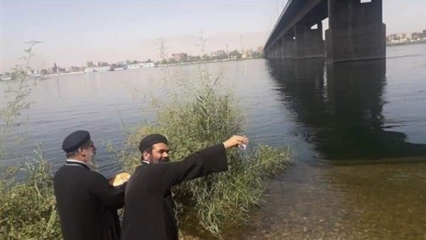 إلقاء المياه المقدسة