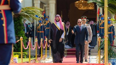 السيسي وولي العهد السعودي يؤكدان أهمية القمة المرتقبة بين دول الخليج ومصر والأردن والعراق وأمريكا