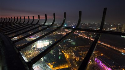 شاب يلقي بنفسه من أعلى برج القاهرة بالجزيرة