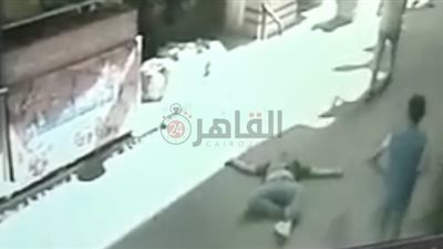 حاول القيام ولكن روحه خرجت.. لحظة مقتل شاب دار السلام بالشارع | فيديو