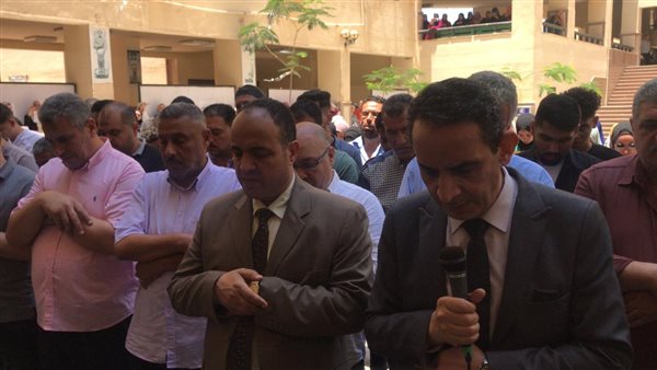 عميد كلية أداب المنصورة