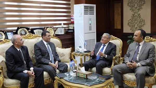 اجتماع محافظ المنيا