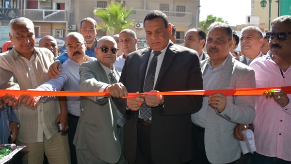 محافظ البحيرة يفتتح