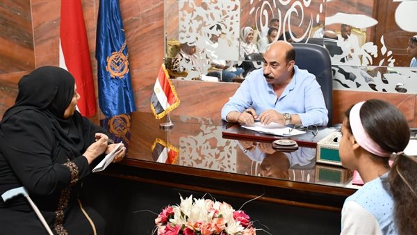 محافظ أسوان