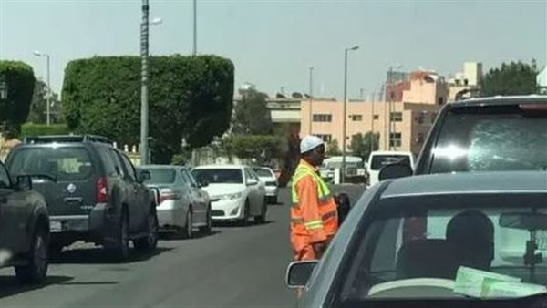 عامل نظافة ـ تعبيرية