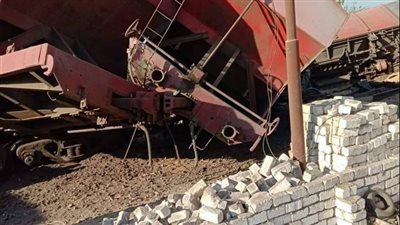 بث مباشر | وفاة سيدة في حادث انقلاب قطار بالبحيرة.. وشهود العيان: سبق وتوفي نجلها أسفل عجلات القطار 