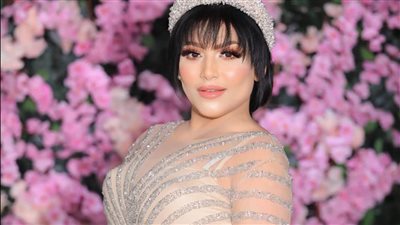 بدرية طلبة تكشف لـ القاهرة 24 سر اللوك الأخير: ملبستش فستان يوم فرحي.. وتشبيهي بـ باربي أسعدني 