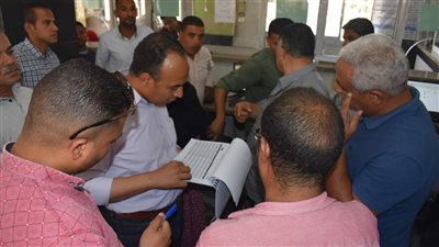 نائب محافظ المنيا يوجه بالتواصل المباشر مع طالبي استصدار التراخيص وينهي إجراءات 32 رخصة بناء