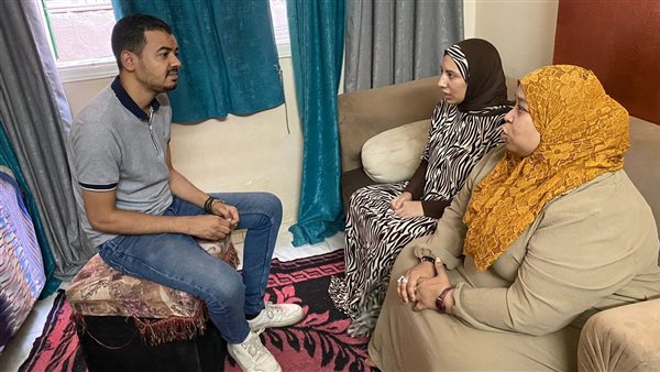 المحررمع أسرة الضحية