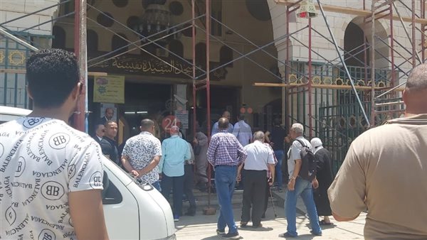  وصول جثمان شقيقة