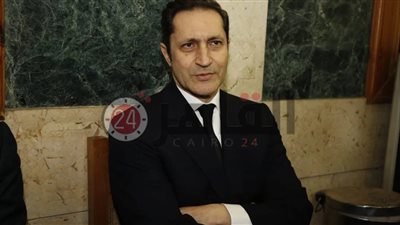 نجل هيكل يرد على علاء مبارك: لم تعمل يومًا في حياتك وثروتك 300 مليون دولار