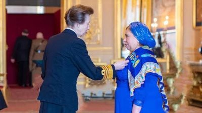 أيرلندا تمنح وسام الإمبراطورية البريطانية لرئيسة الجالية المصرية | صور 