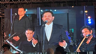 هاني شاكر يفتتح الدورة الأولى من مهرجان السويس للموسيقى والغناء | صور