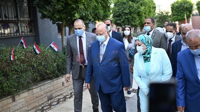مشددًا على إجراءات منع الغش.. محافظ القاهرة يتفقد لجان الثانوية العامة | صور