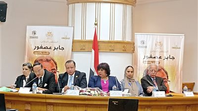وزيرة الثقافة: تشرفت بالعمل تحت قيادة جابر عصفور.. وزوجته تعلن تحويل منزله لـ مكتبة لطلبة الدراسات العليا