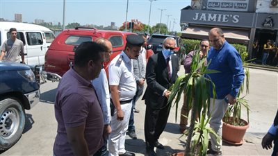 محافظ القليوبية يتفقد كورنيش مدينة بنها والشوارع الجانبية ويوجه بإزالة الإشغالات