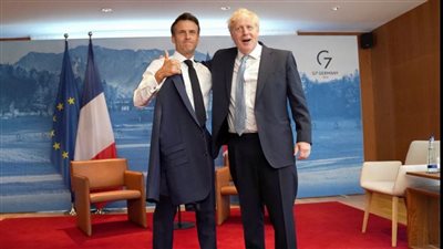 بالأحضان.. ماكرون ورئيس وزراء بريطانيا ينهيان أحقاد الماضي لمساعدة أوكرانيا