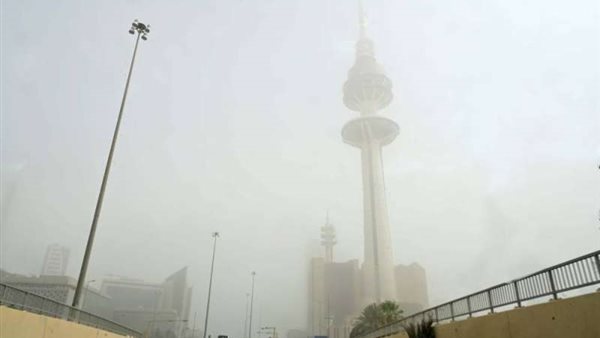 موجة غبار تضرب الكويت