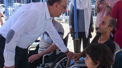 محافظ الإسكندرية يستضيف رابطة ذوي الهمم لمركز أبو المطامير بشاطئ المندرة 