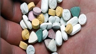 إصابة طالبة بحالة إعياء شديدة عقب تناولها أقراصًا طبية عن طريق الخطأ بسوهاج