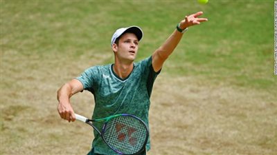 لاعب تنس يتعهد بدفع 100 يورو مقابل كل ضربة يُسددها دعمًا لأوكرانيا