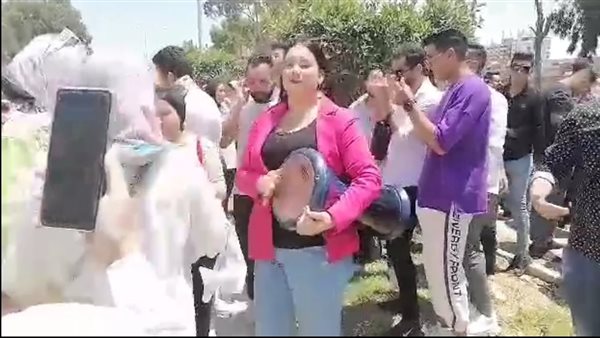 طلاب كلية التجارة